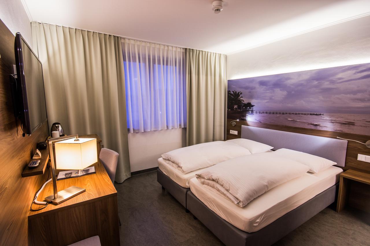 Hotel7Continents Neutraubling Eksteriør bilde